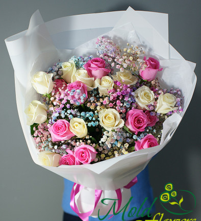 Buchet cu trandafiri și gypsophila colorată „Curcubeu de flori” foto 394x433